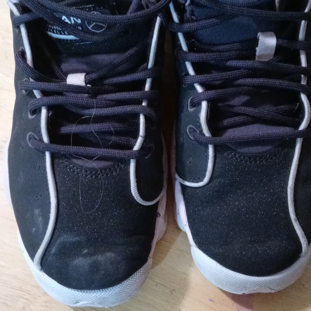 Shoes - Picture 4 of 5
